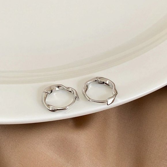 *NEW 925 Sterling Silver Wave Hoop Earrings - Picture 11 of 13